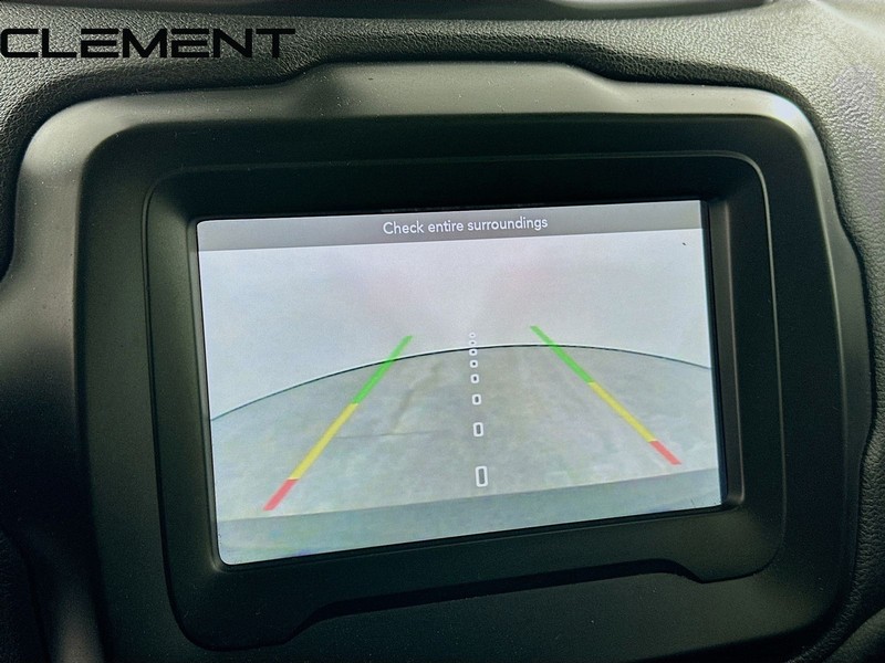 Jeep Renegade Vehicle Full-screen Gallery Image 19