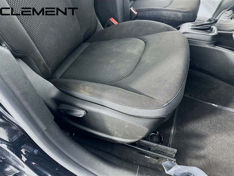 Jeep Renegade Vehicle Full-screen Gallery Image 31