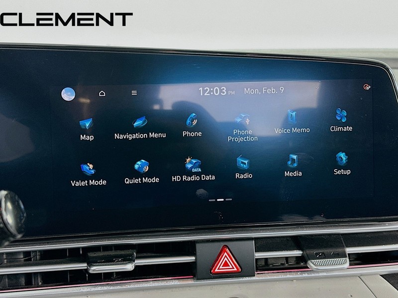 Hyundai Elantra Vehicle Full-screen Gallery Image 18