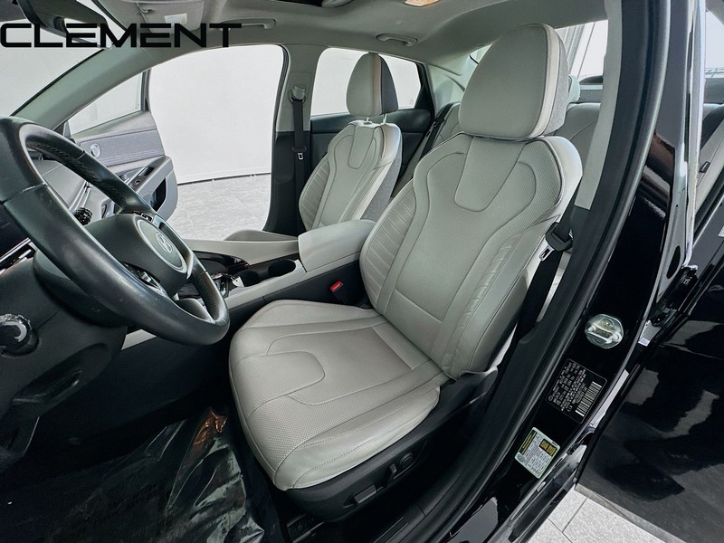 Hyundai Elantra Vehicle Full-screen Gallery Image 31