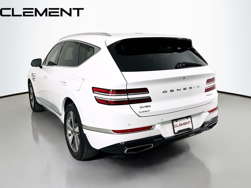 Genesis GV80 Vehicle Full-screen Gallery Image 8