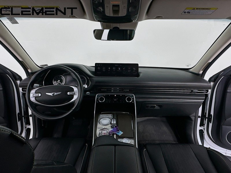 Genesis GV80 Vehicle Full-screen Gallery Image 11