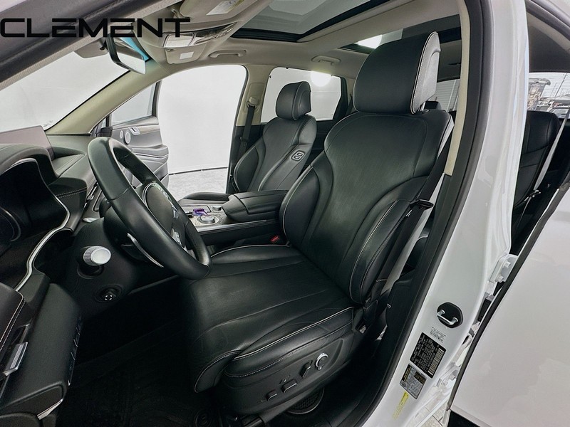 Genesis GV80 Vehicle Full-screen Gallery Image 31