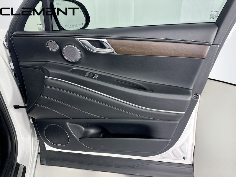 Genesis GV80 Vehicle Full-screen Gallery Image 37