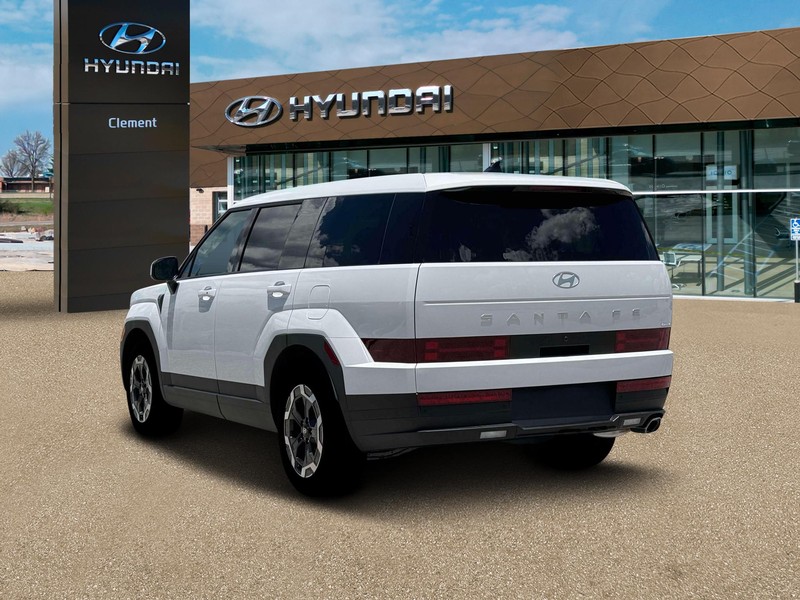 Hyundai Santa Fe Vehicle Full-screen Gallery Image 6