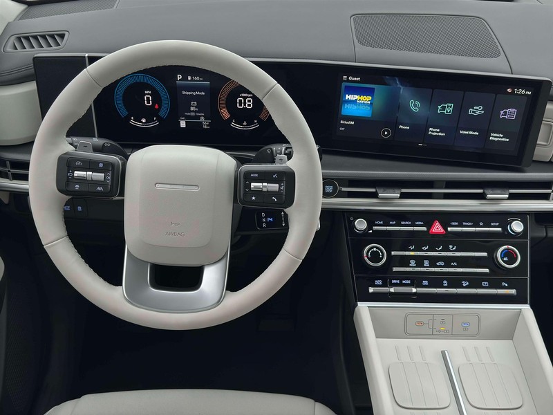 Hyundai Santa Fe Vehicle Full-screen Gallery Image 17