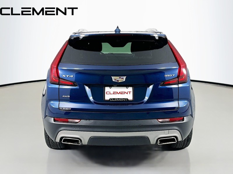 Cadillac XT4 Vehicle Full-screen Gallery Image 07