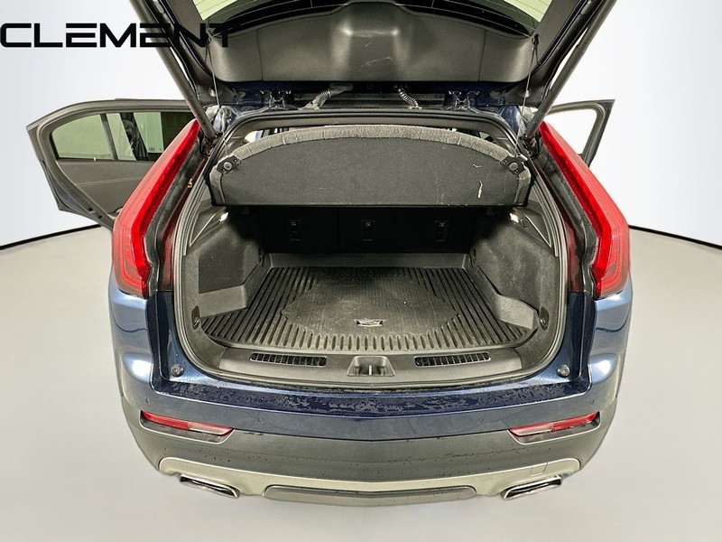 Cadillac XT4 Vehicle Full-screen Gallery Image 09