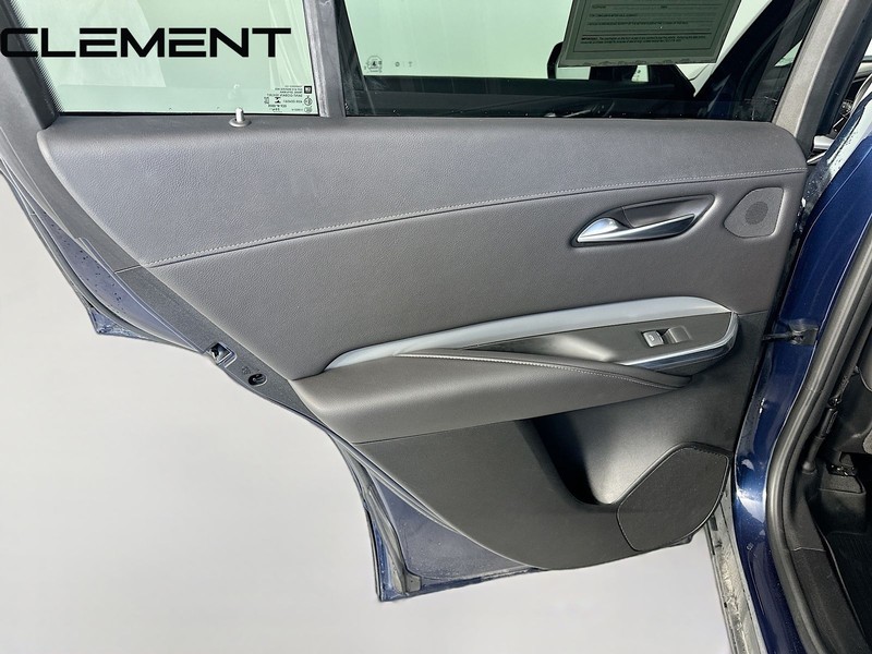 Cadillac XT4 Vehicle Full-screen Gallery Image 32