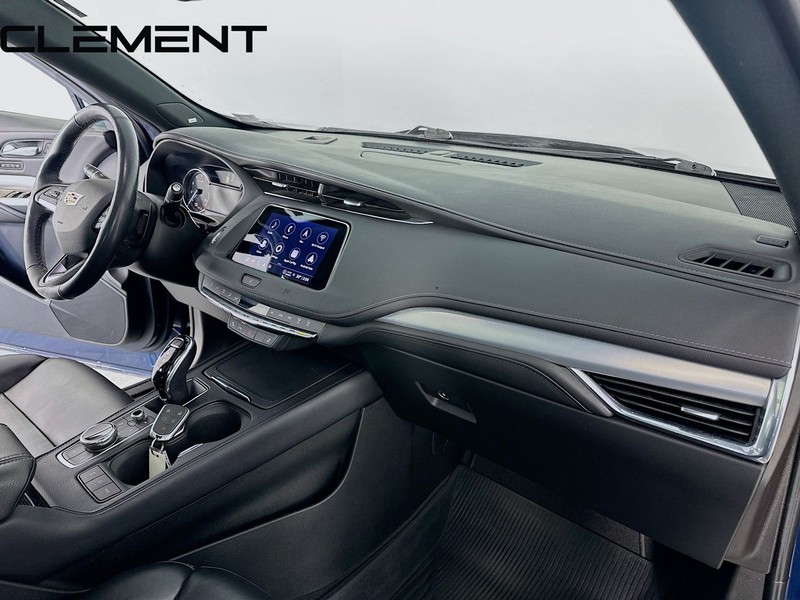 Cadillac XT4 Vehicle Full-screen Gallery Image 36