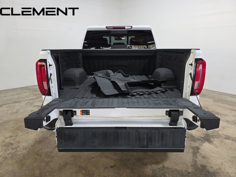 GMC Sierra 1500 Vehicle Full-screen Gallery Image 12