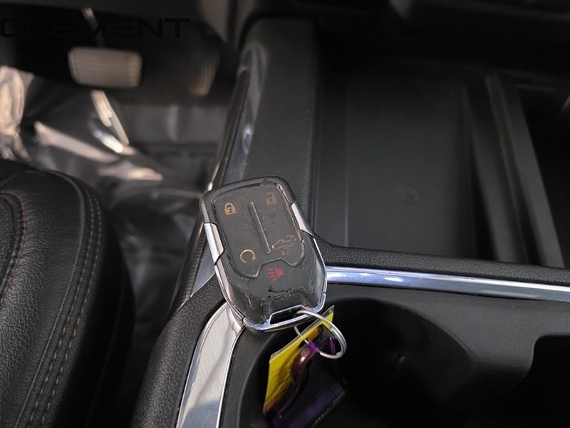 GMC Sierra 1500 Vehicle Full-screen Gallery Image 28