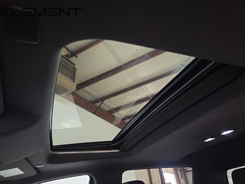 GMC Sierra 1500 Vehicle Full-screen Gallery Image 29