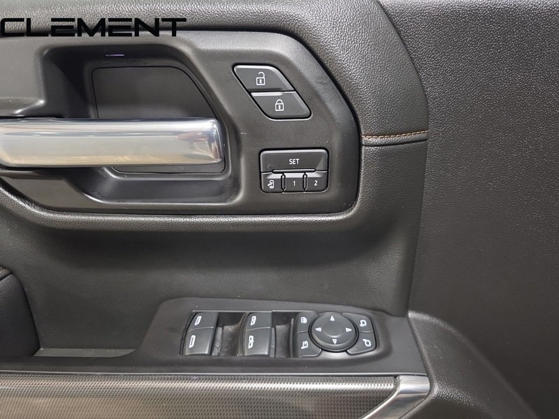 GMC Sierra 1500 Vehicle Full-screen Gallery Image 31