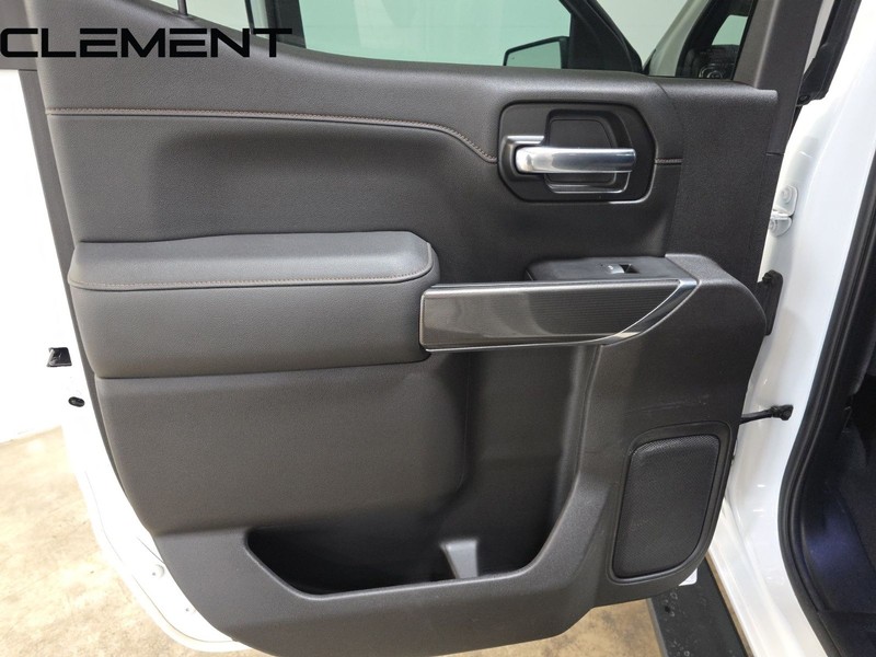 GMC Sierra 1500 Vehicle Full-screen Gallery Image 35