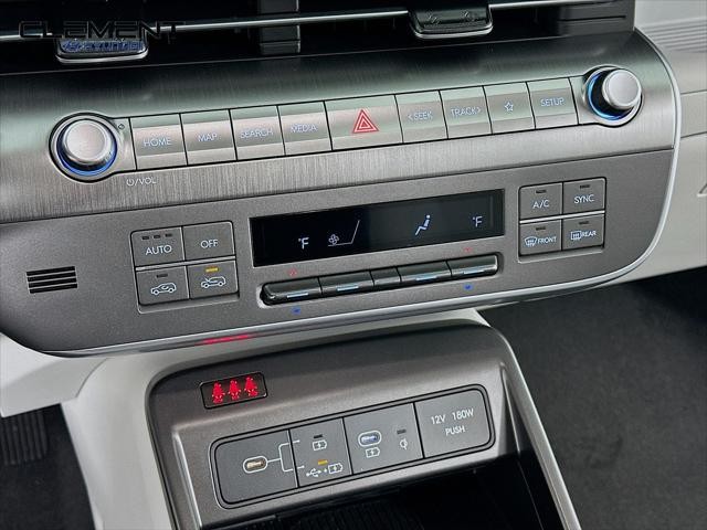 Hyundai Kona Vehicle Full-screen Gallery Image 19