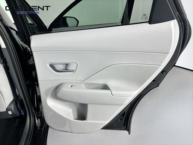 Hyundai Kona Vehicle Full-screen Gallery Image 28