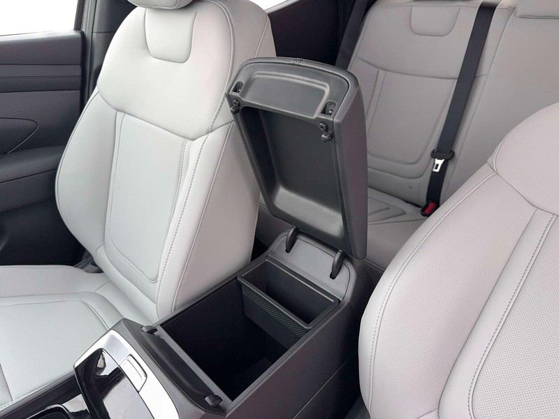 Hyundai Santa Cruz Vehicle Full-screen Gallery Image 18