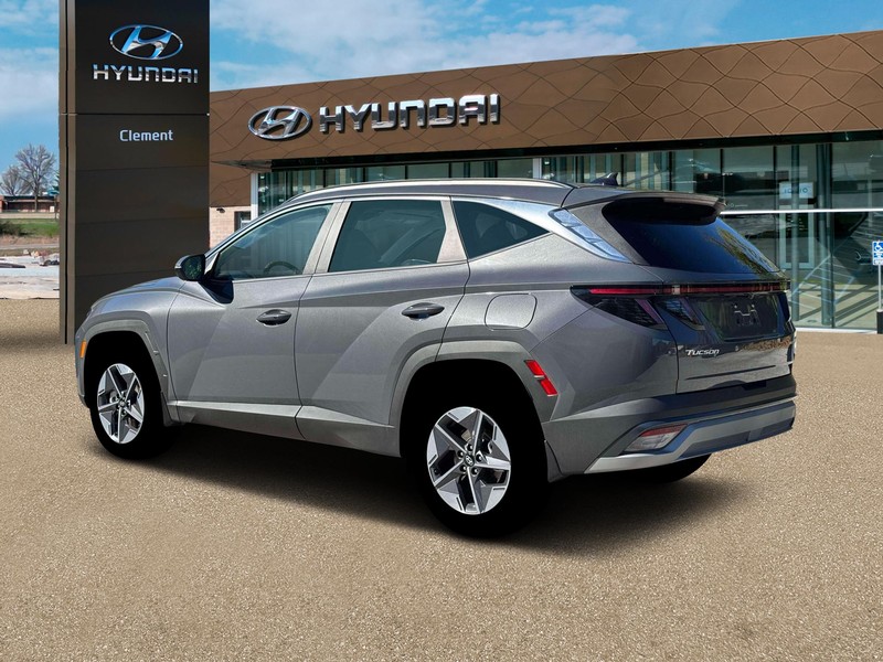 Hyundai Tucson Hybrid Vehicle Full-screen Gallery Image 4
