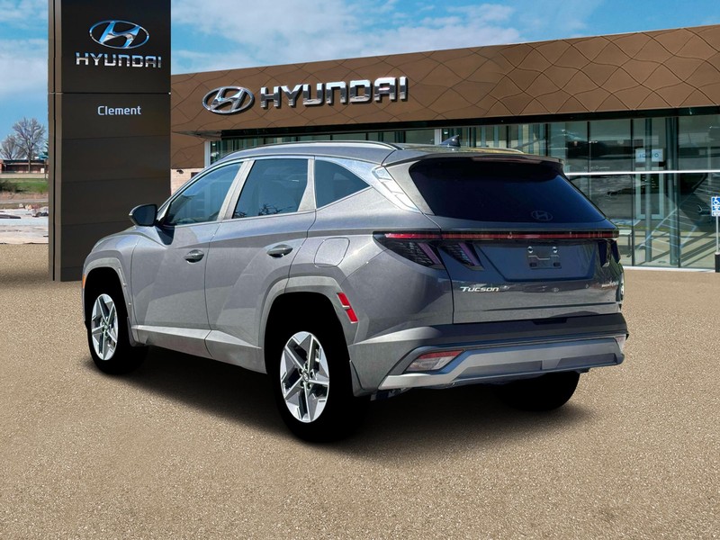 Hyundai Tucson Hybrid Vehicle Full-screen Gallery Image 5