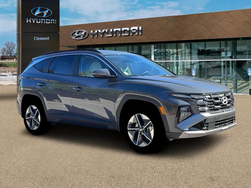 Hyundai Tucson Hybrid Vehicle Full-screen Gallery Image 10