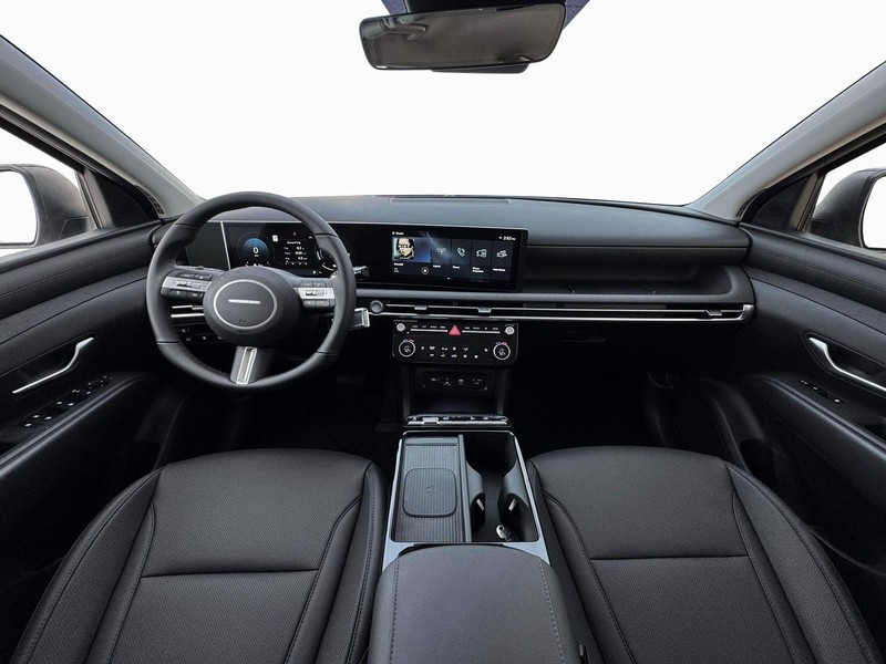 Hyundai Tucson Hybrid Vehicle Full-screen Gallery Image 13