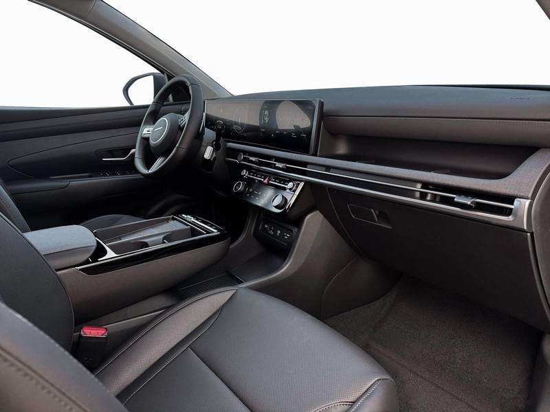 Hyundai Tucson Hybrid Vehicle Full-screen Gallery Image 15