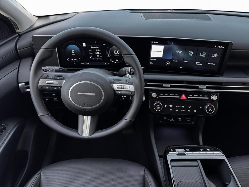 Hyundai Tucson Hybrid Vehicle Full-screen Gallery Image 17