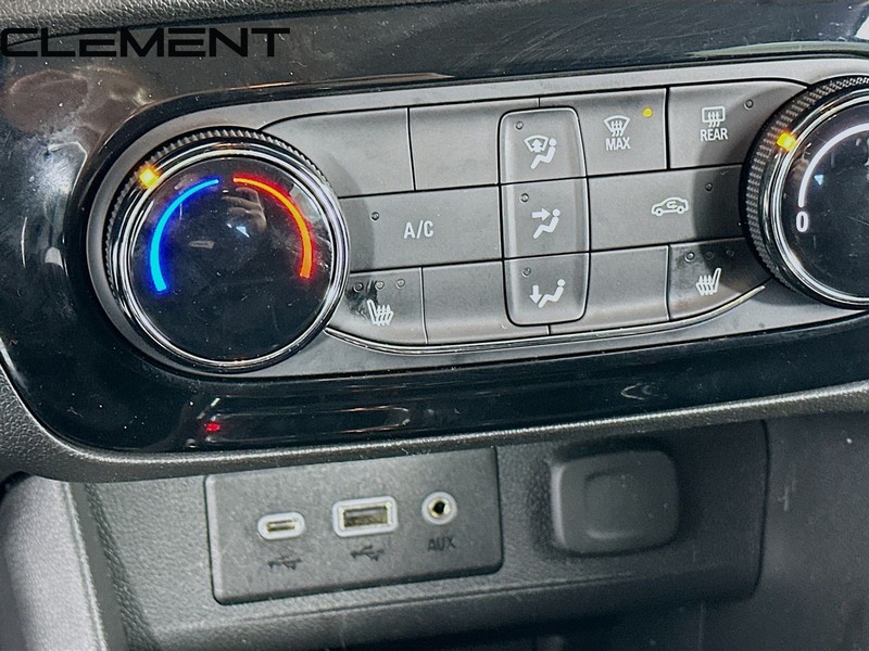 Buick Encore GX Vehicle Full-screen Gallery Image 22