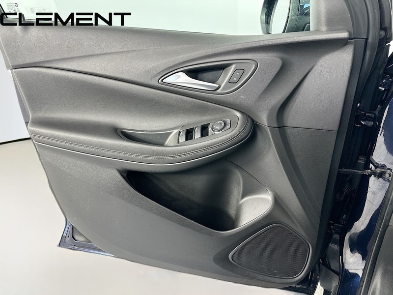 Buick Encore GX Vehicle Full-screen Gallery Image 26