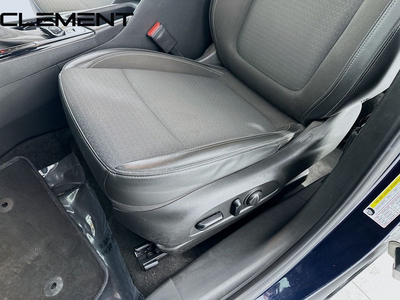 Buick Encore GX Vehicle Full-screen Gallery Image 27