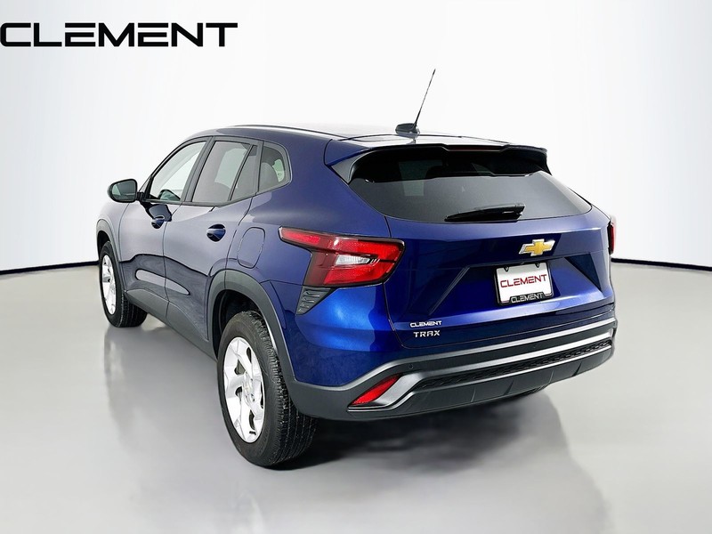 Chevrolet Trax Vehicle Full-screen Gallery Image 8