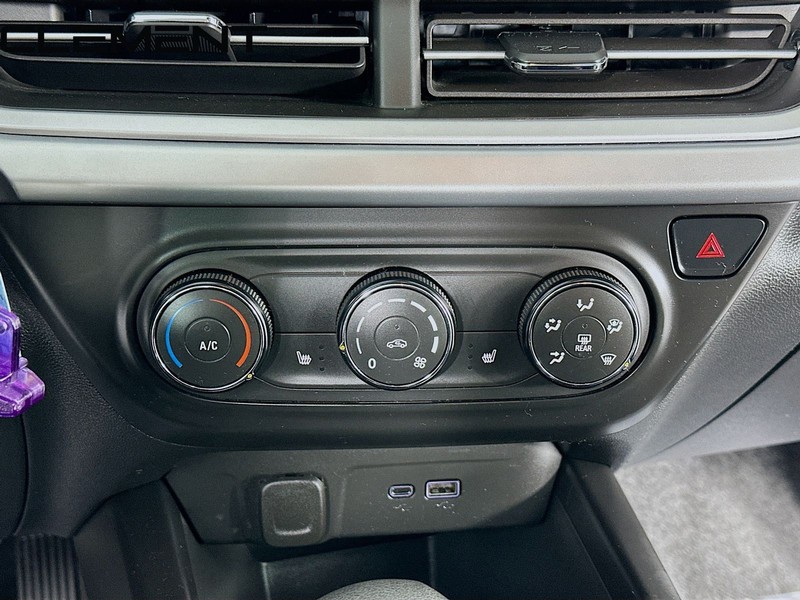 Chevrolet Trax Vehicle Full-screen Gallery Image 21