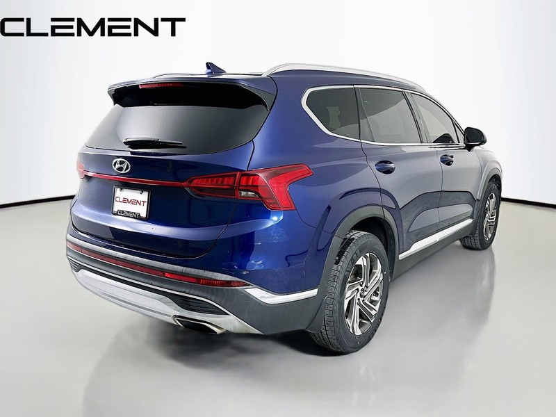 Hyundai Santa Fe Vehicle Full-screen Gallery Image 6