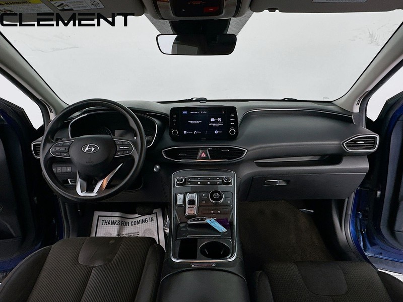 Hyundai Santa Fe Vehicle Full-screen Gallery Image 11