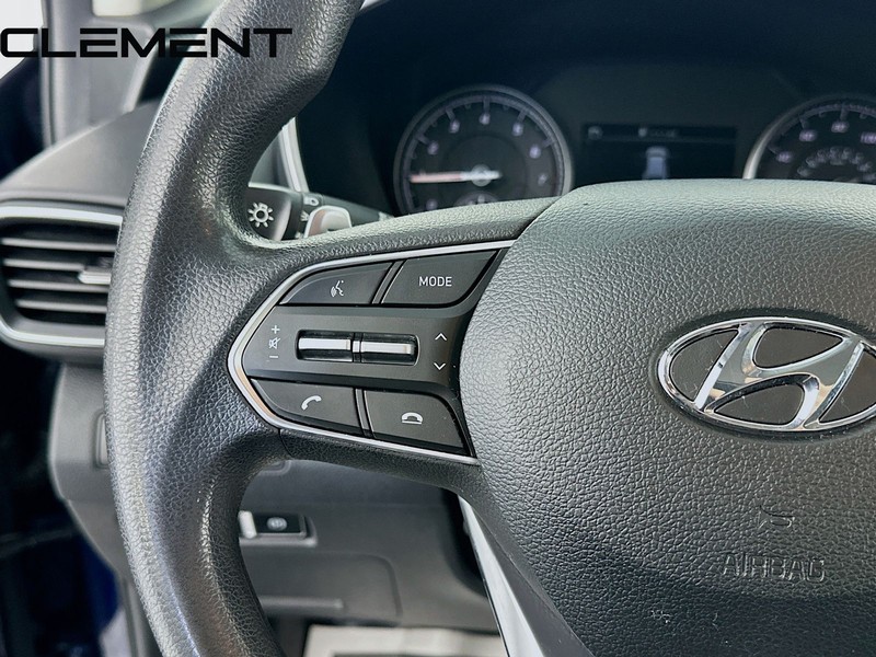 Hyundai Santa Fe Vehicle Full-screen Gallery Image 14