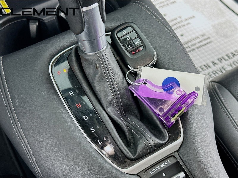 Honda HR-V Vehicle Full-screen Gallery Image 23