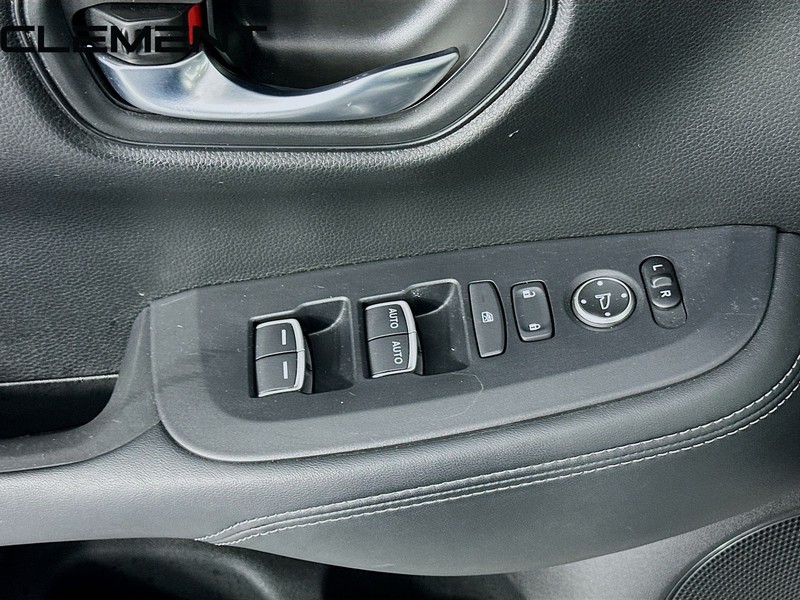 Honda HR-V Vehicle Full-screen Gallery Image 26