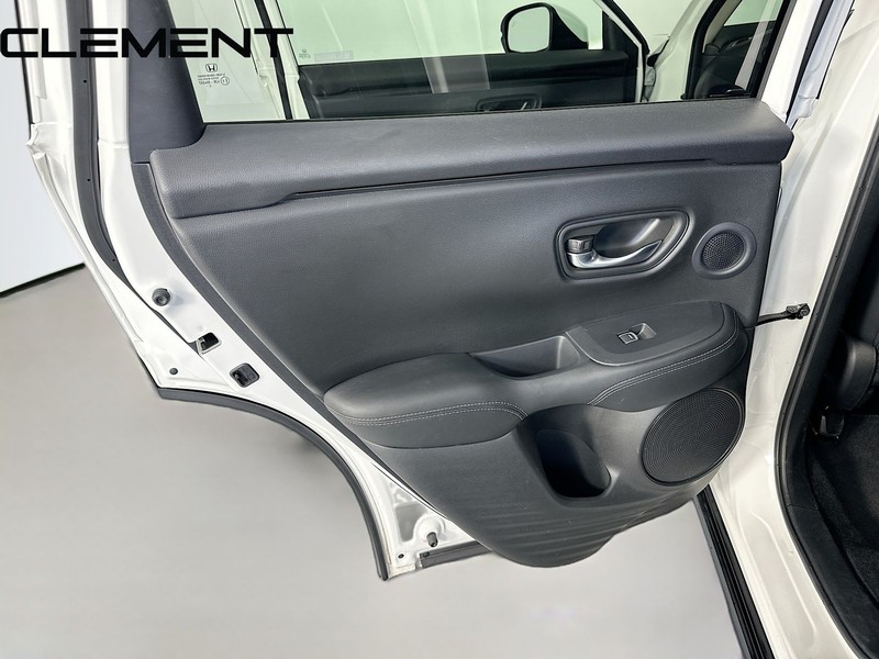 Honda HR-V Vehicle Full-screen Gallery Image 31