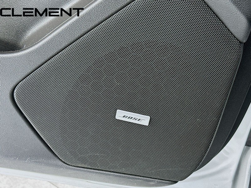 Cadillac XT5 Vehicle Full-screen Gallery Image 25