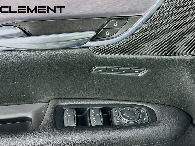 Cadillac XT5 Vehicle Full-screen Gallery Image 27