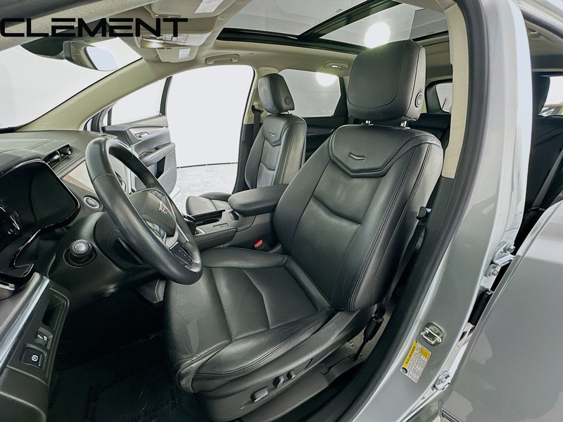 Cadillac XT5 Vehicle Full-screen Gallery Image 30