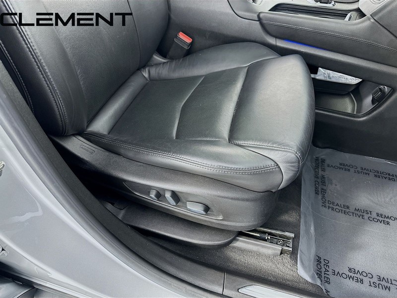 Cadillac XT5 Vehicle Full-screen Gallery Image 35