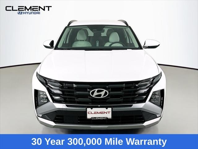 Hyundai Tucson Hybrid Vehicle Full-screen Gallery Image 2