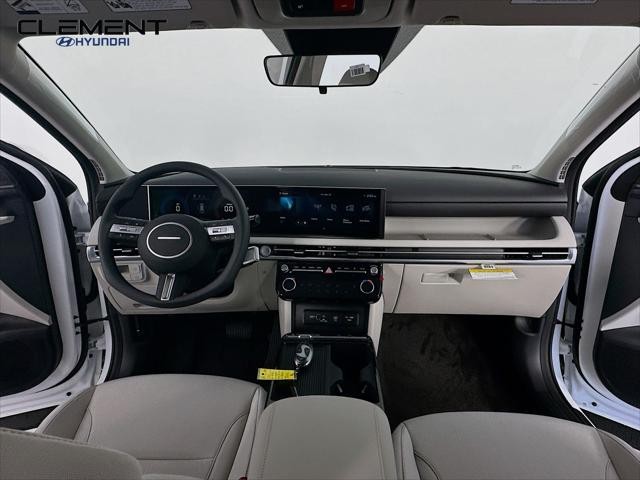 Hyundai Tucson Hybrid Vehicle Full-screen Gallery Image 11