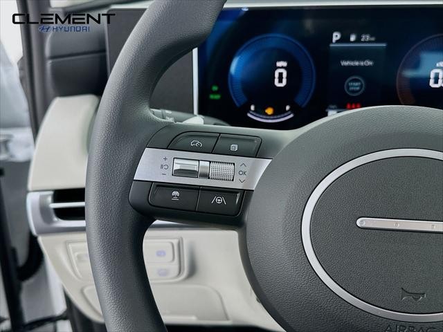 Hyundai Tucson Hybrid Vehicle Full-screen Gallery Image 14