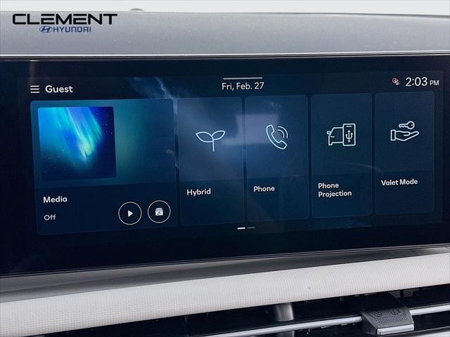 Hyundai Tucson Hybrid Vehicle Full-screen Gallery Image 17