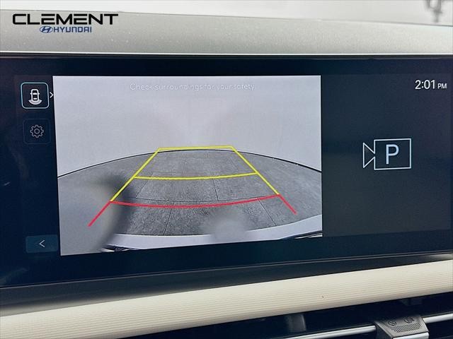 Hyundai Tucson Hybrid Vehicle Full-screen Gallery Image 18