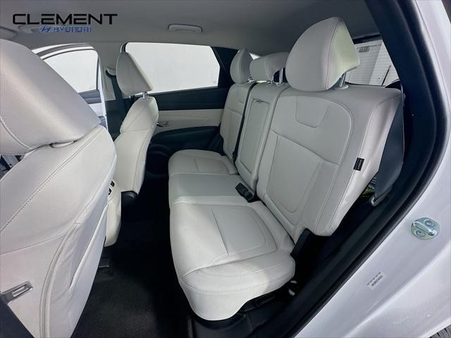 Hyundai Tucson Hybrid Vehicle Full-screen Gallery Image 27