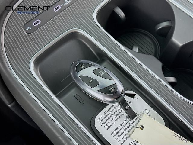 Hyundai Palisade Hybrid Vehicle Full-screen Gallery Image 21